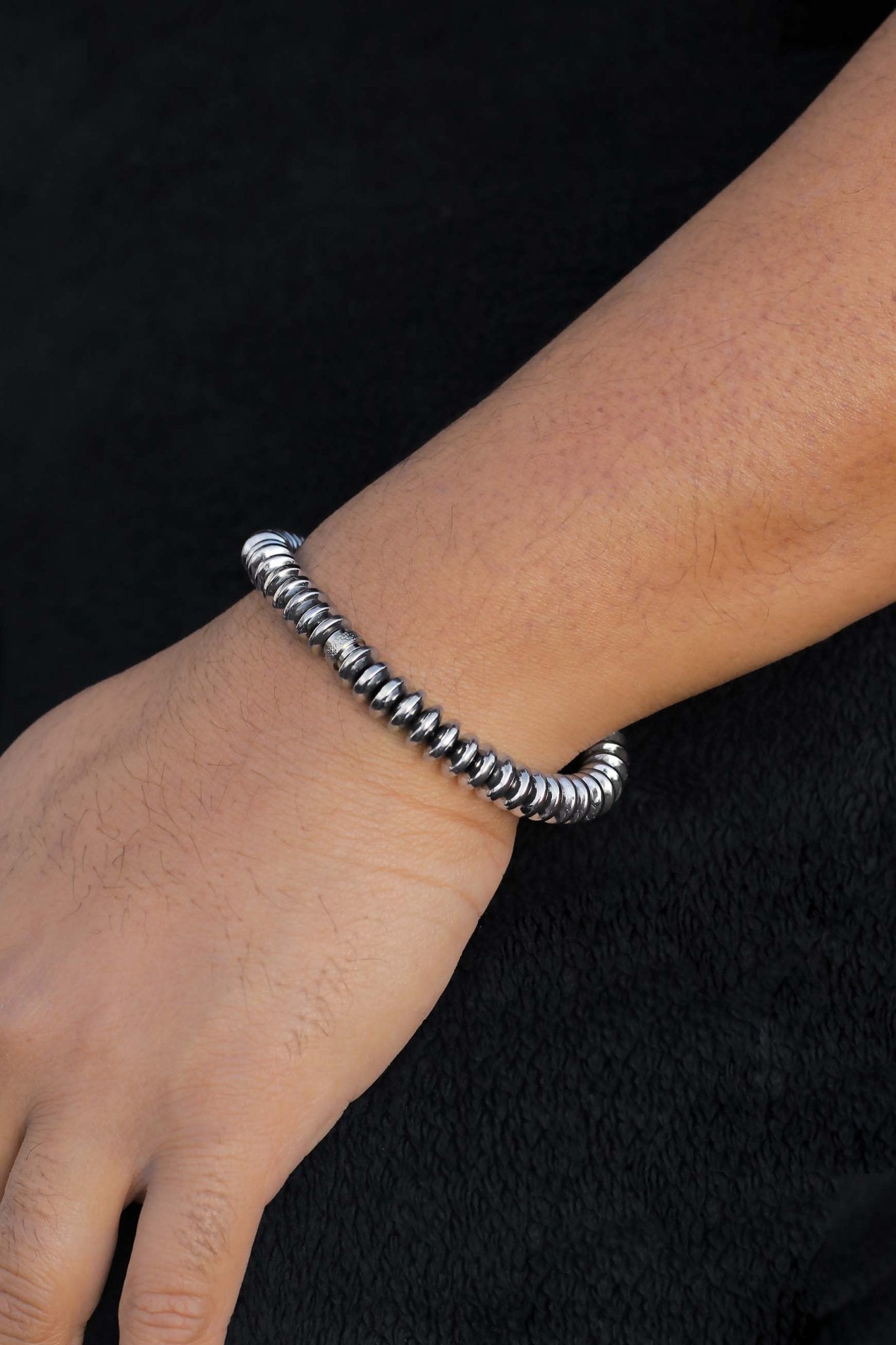 Chunky Hematite Beaded Bracelet in SilverNuma EstiloMen's bracelet