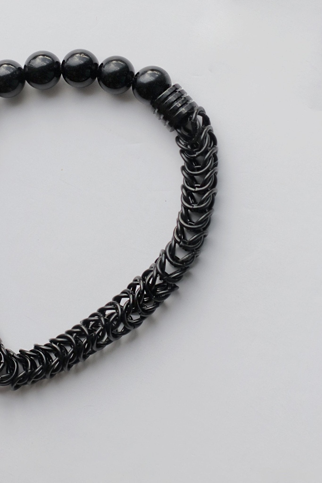Obsidian with Box Weave Chainmail BraceletNuma EstiloMen's bracelet