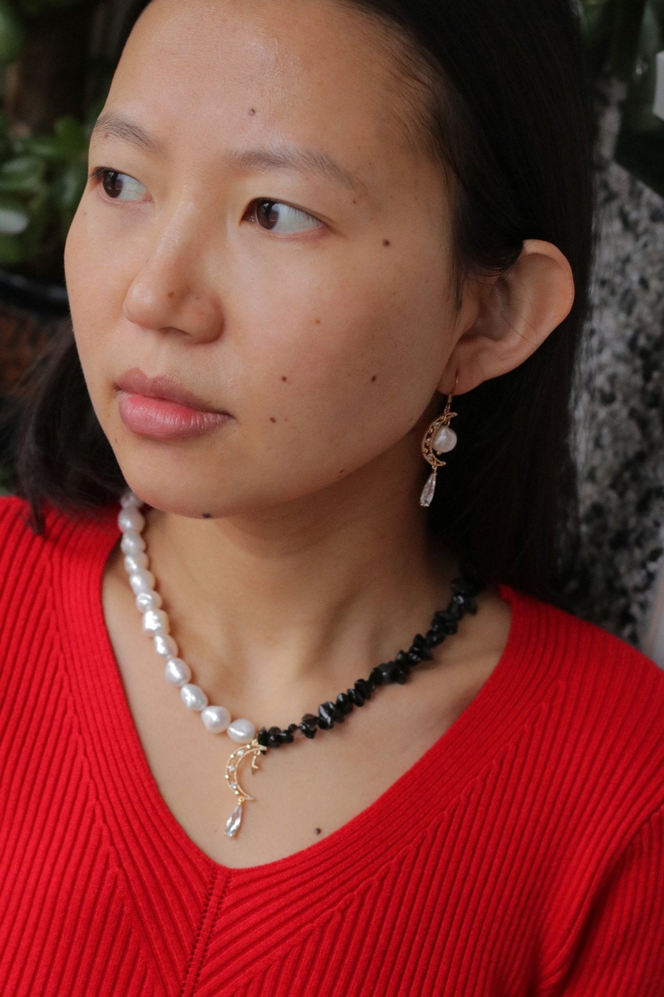 Yin-yang NecklaceNuma EstiloPearls and Obsidian Necklaces
