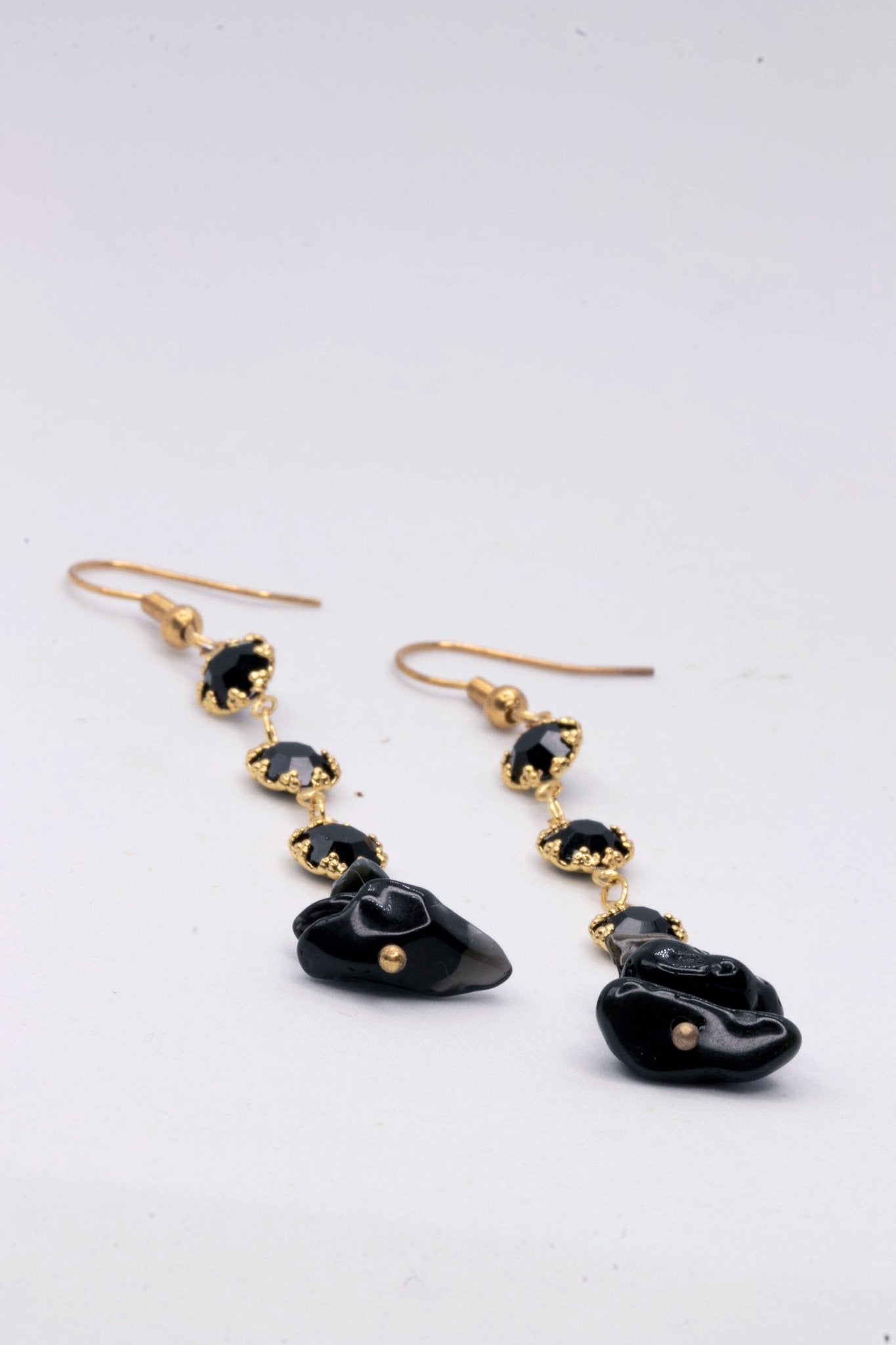 Yuma Obsidian Linear Dangle EarringsNuma EstiloDangle Earrings